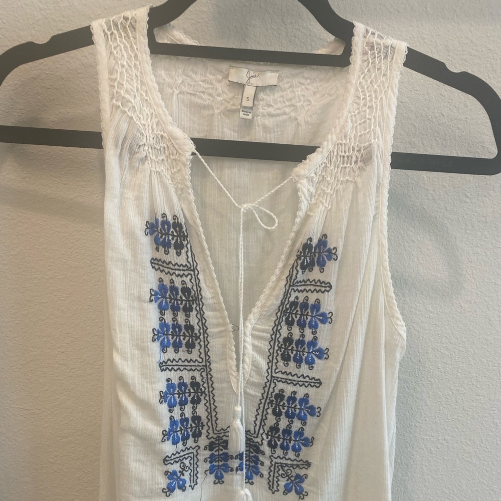 Sleeveless top
